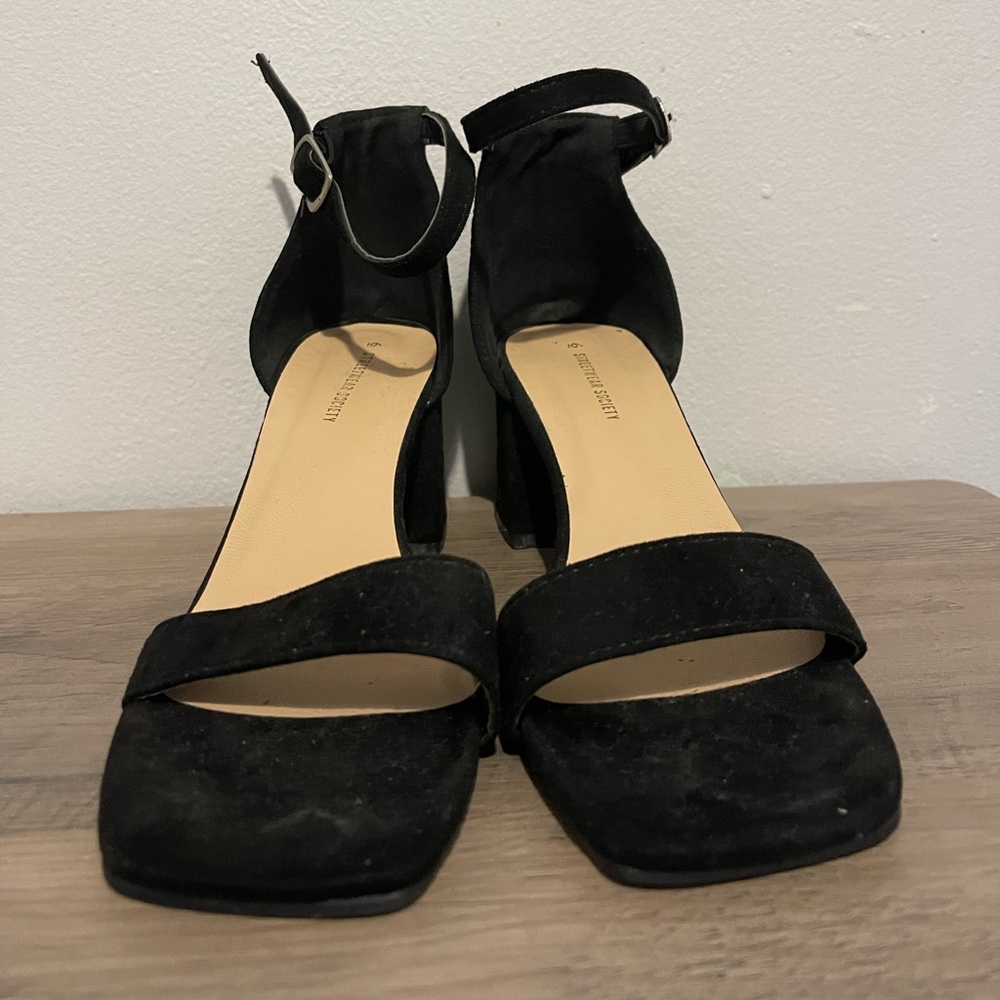 Streetwear Society sandals size 6 - worn once for graduation